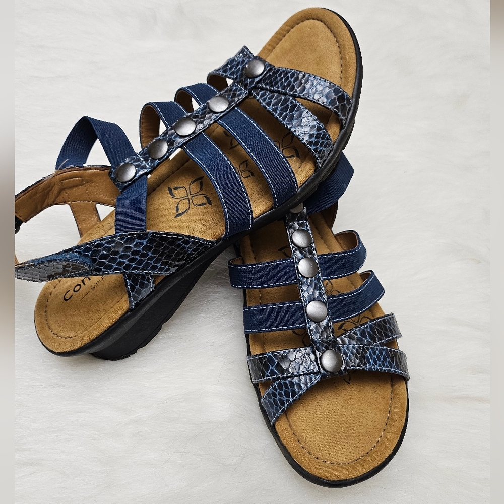 Comfortiva pillowtop woman wedges sandals size 7.5 color blue